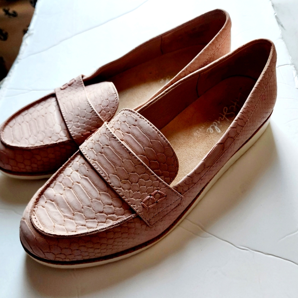 Like new Lifestride ballet pink loafers sz 8.5 wide